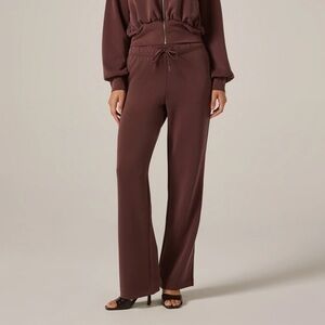 7 Diamonds REV straight leg pant - size XSMALL